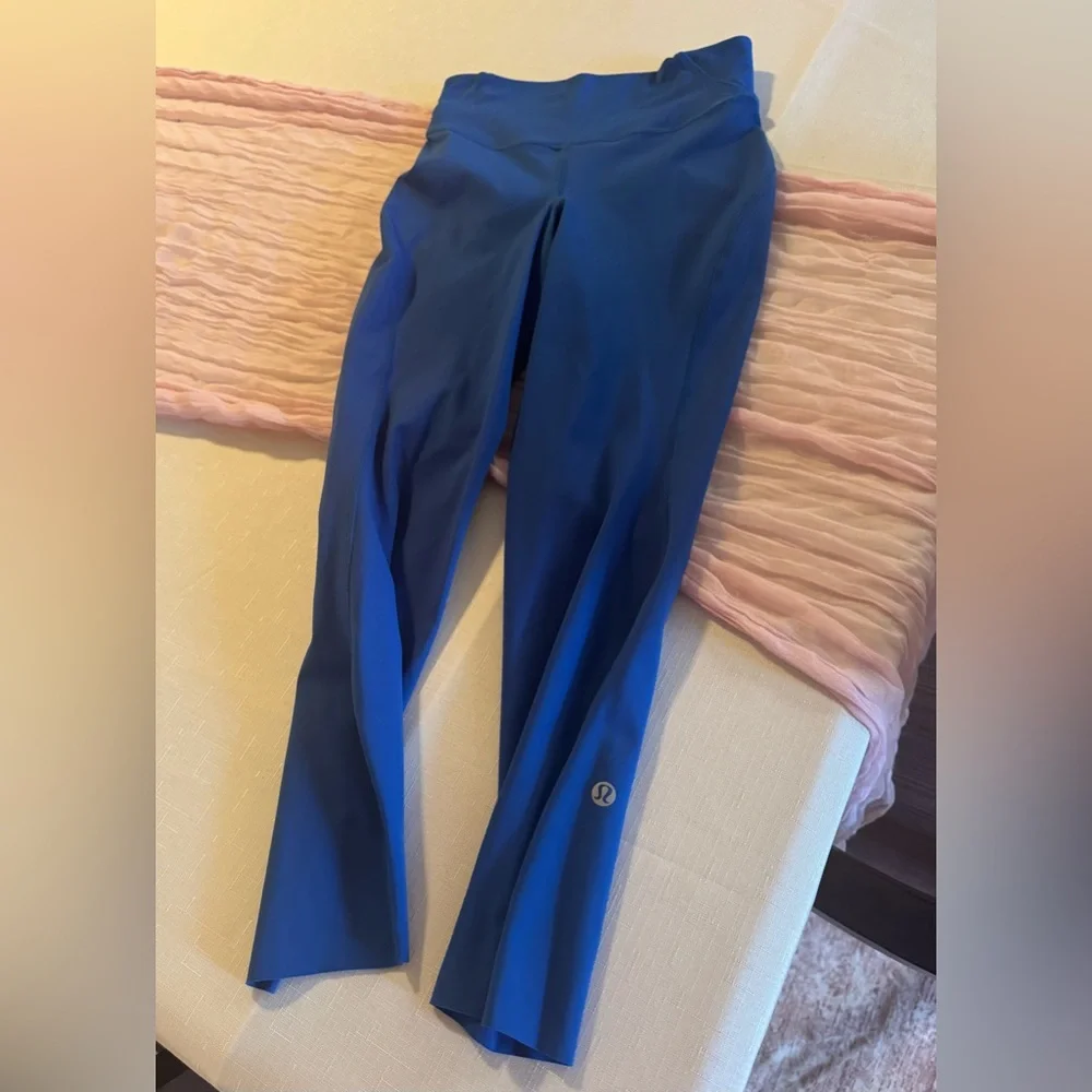 Lululemon Leggings NWOT Size 4 - Picture 1 of 5